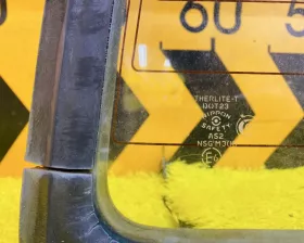 Стекло двери багажника Nissan