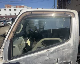 Стекло двери Toyota
