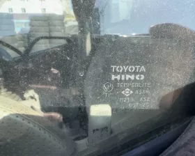 Стекло двери Toyota