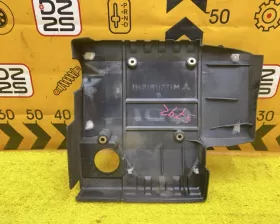 Пластиковая крышка на двс MITSUBISHI