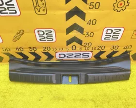 Пластик замка багажника SUZUKI