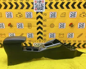 Бардачок между сиденьями SUZUKI