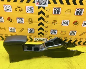 Бардачок между сиденьями SUZUKI