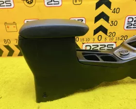 Бардачок между сиденьями SUZUKI