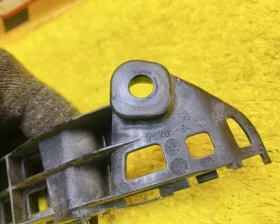Крепление бампера SUZUKI