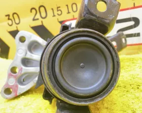 Подушка двигателя SUZUKI