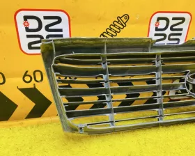 Решетка радиатора Toyota