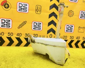 Бачок стеклоомывателя Toyota