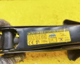 Поддомкратник/ домкрат Toyota
