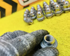 Гайка на колесо Toyota