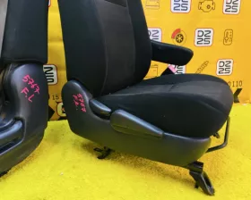 СИДЕНИЕ ПАРА Toyota