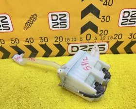 Бачок стеклоомывателя Toyota