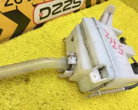 Бачок стеклоомывателя Toyota