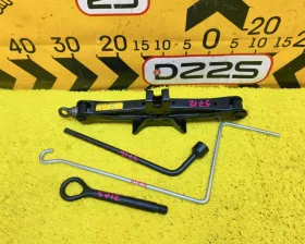 Поддомкратник/ домкрат Toyota