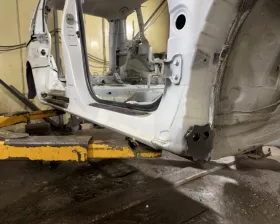 Порог кузова Toyota