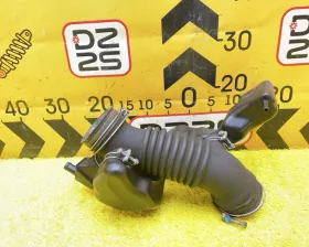 Патрубок воздушного фильтра TOYOTA