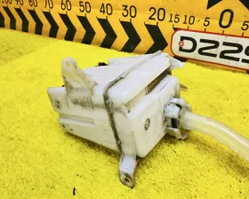Бачок стеклоомывателя Toyota