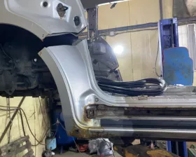 Порог кузова Toyota