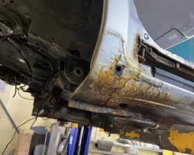 Порог кузова Toyota