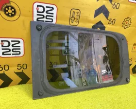 Стекло собачника Nissan