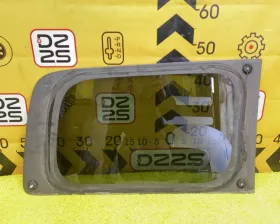 Стекло собачника NISSAN