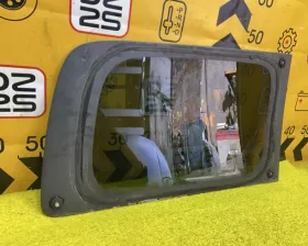 Стекло собачника NISSAN