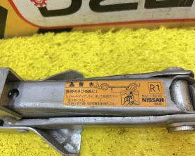 Поддомкратник/ домкрат Nissan