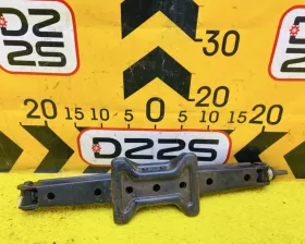 Поддомкратник/ домкрат Toyota