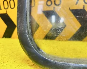 Стекло заднее Nissan