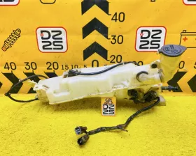 Бачок стеклоомывателя Toyota