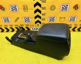 Бардачок между сиденьями Toyota