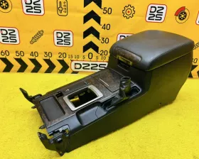 Бардачок между сиденьями Toyota