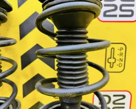 СТОЙКА ПАРА ЛЕВАЯ И ПРАВАЯ Toyota