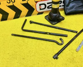 Поддомкратник/ домкрат Toyota