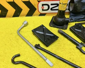 Поддомкратник/ домкрат Toyota