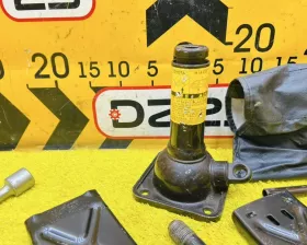 Поддомкратник/ домкрат Toyota