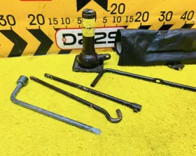 Поддомкратник/ домкрат Toyota