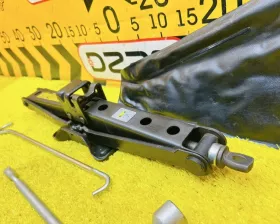Поддомкратник/ домкрат Toyota