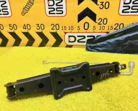 Поддомкратник/ домкрат Toyota