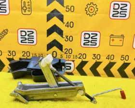 Поддомкратник/ домкрат Toyota