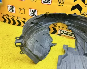 Подкрылок Nissan