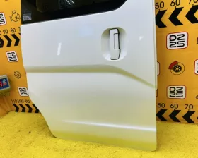 Дверь боковая Nissan