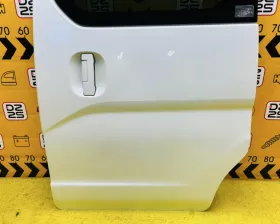Дверь боковая Nissan