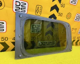 Стекло собачника Nissan
