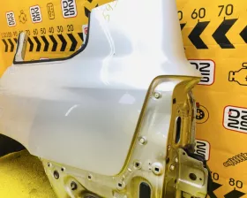 Крыло заднее TOYOTA