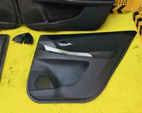 Обшивка дверей Toyota