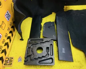 Обшивка багажника Toyota