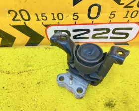 Подушка двигателя Toyota