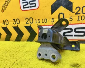 Подушка двигателя Toyota