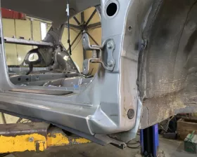 Порог кузова Toyota
